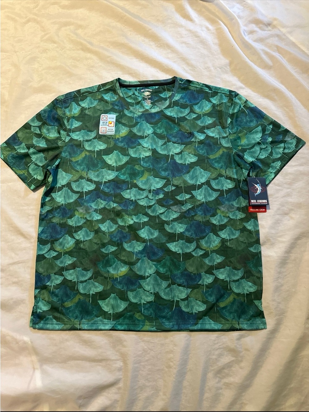 NWT Reel Legends Freeline Crew Stingray print Shirt XL